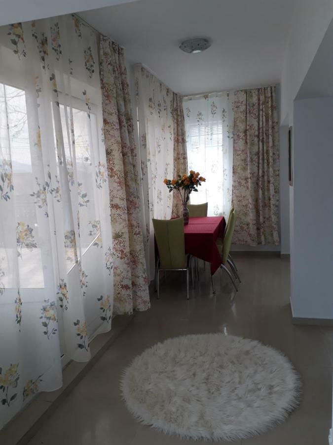 Apartamento Casa Ade Călimăneşti Exterior foto